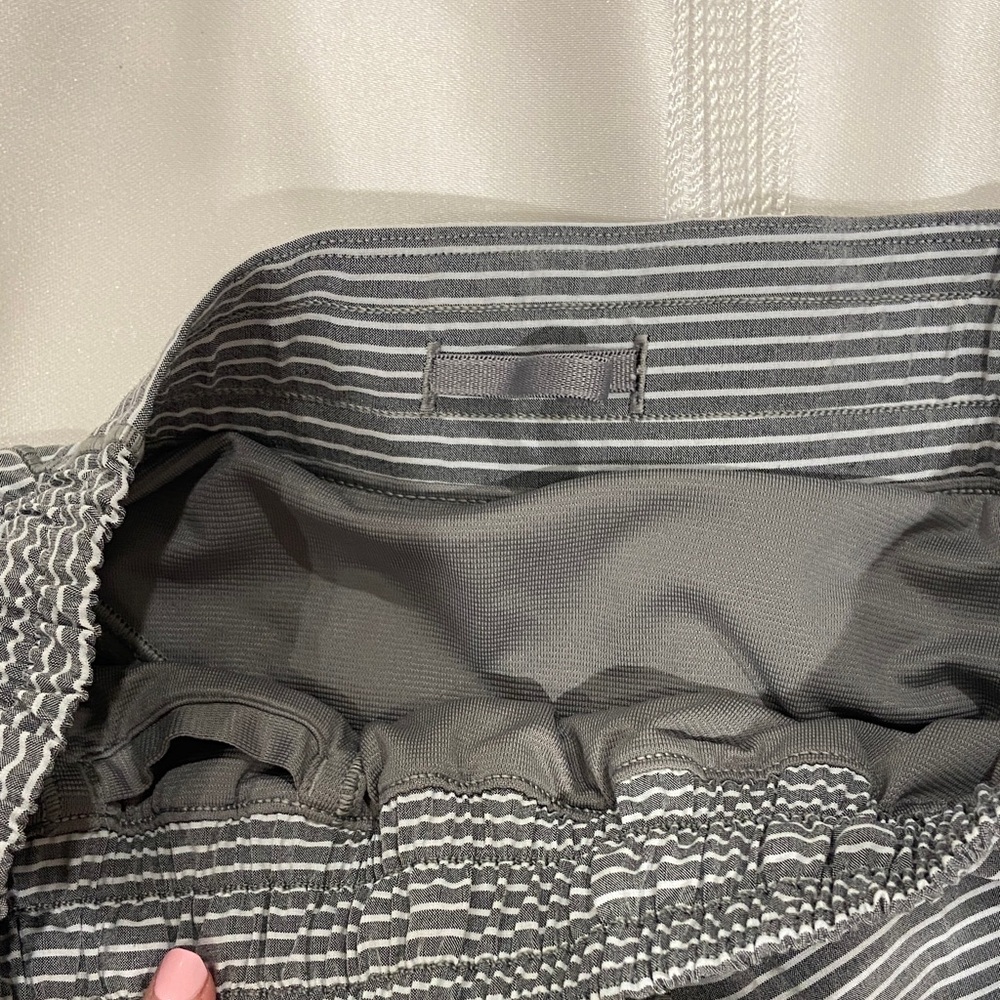 Lululemon Striped Gray Women's Shorts - Picture 3 of 4